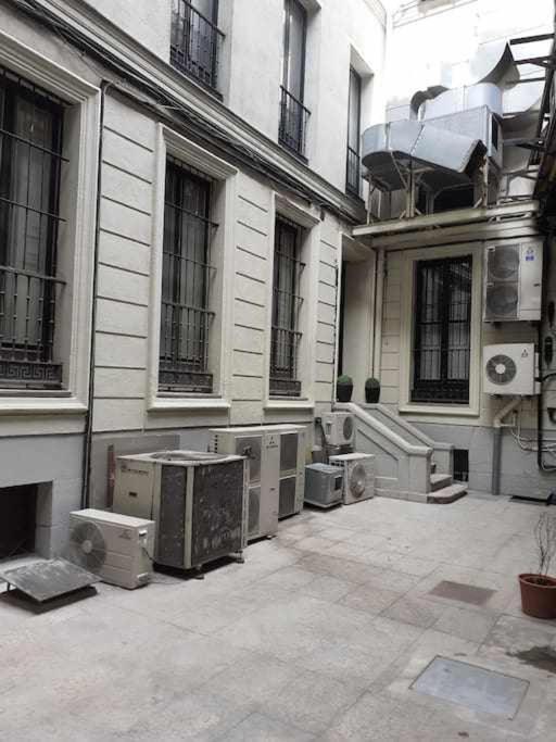 Acogedor Apartamento En Gran Via Madrid Exterior photo